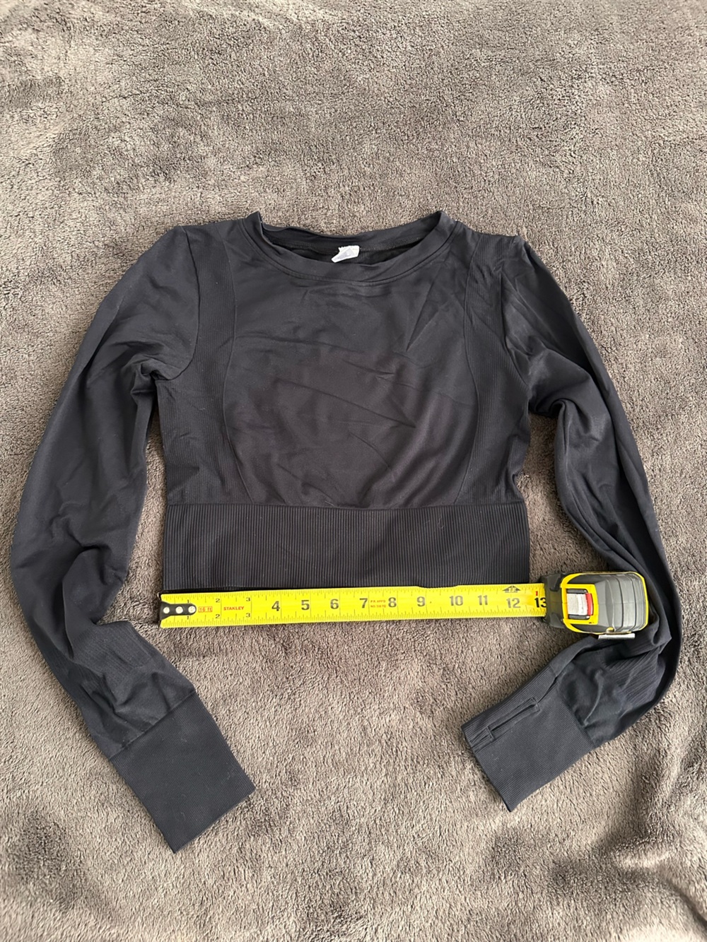Athletic Black Long-Sleeve Ribbed Waist Crop Tee